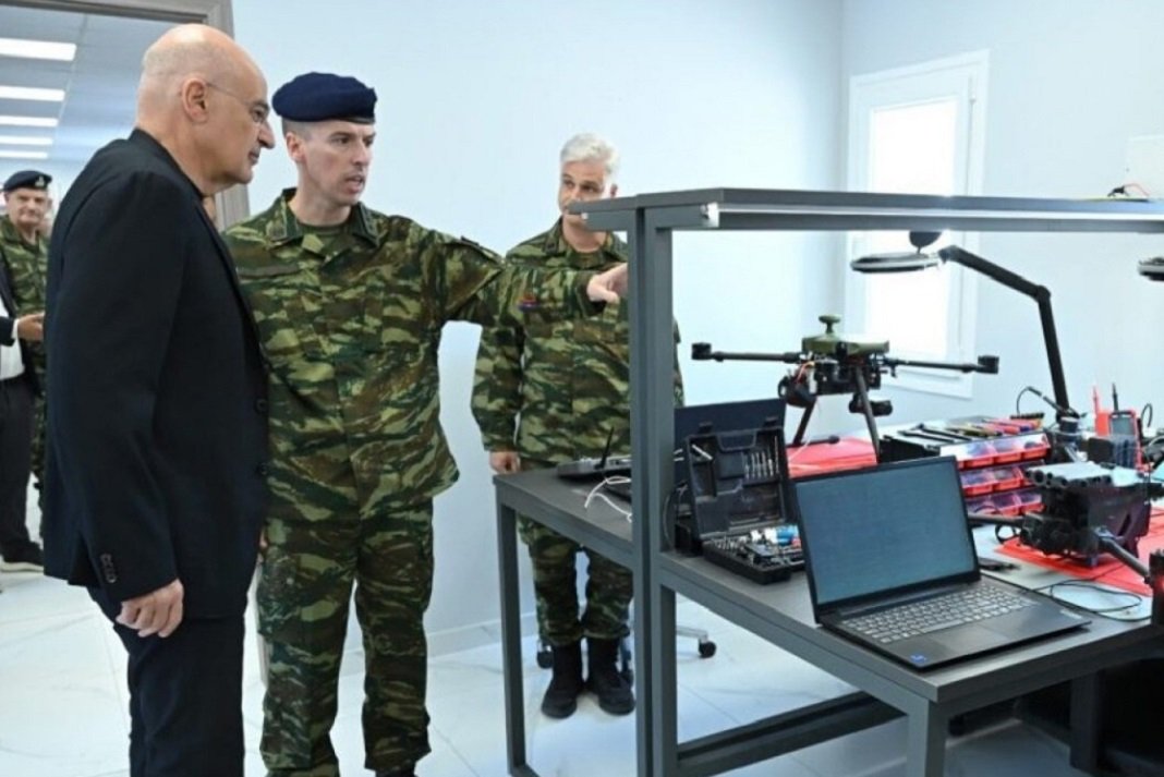 Νέα εποχή για τις Ένοπλες Δυνάμεις: Σήμερα παράγουν 5.000 drones το χρόνο, η παραγωγή θα εκτοξευτεί στα 15.000 από τον Δεκέμβριο λέει ο Δένδιας