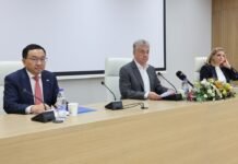 Συνάντηση Περιφερειάρχη Σταύρου Αρναουτάκη με τον  Πρέσβη της Κίνας Fang Qiu