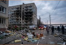 Νεκροί και τραυματίες από ρωσικές επιθέσεις σε Κίεβο και Χάρκοβο