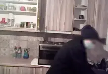 Περιστέρι: Η στιγμή που η 41χρονη δηλητηριάζει φαγητό στο σπίτι του πρώην της