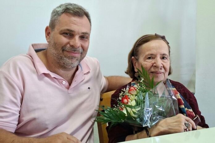 Η Αλκ. Παπαδάκη στο Δημοτικό Γηροκομείο Χανίων, σε μια συνάντηση με τις λέξεις και τη ζωή