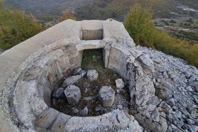 Από τη Νυμφαία έως τα Άνω Πορόια: Ο χειρουργός που διέσχισε 21 οχυρά της Γραμμής Μεταξά για να τιμήσει τους πεσόντες του ’40