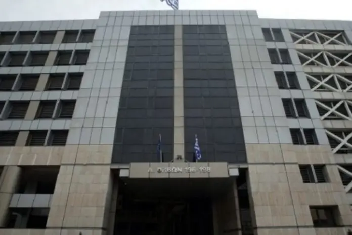 Αυξάνονται οι αιτήσεις για εργαζομένους από τρίτες χώρες – Στο 69,95% η εκκαθάριση των εκκρεμών αδειών διαμονής