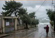 Ισχυρές βροχές και άνεμοι: Red Code σε επτά περιοχές, κλειστά σχολεία την Τετάρτη