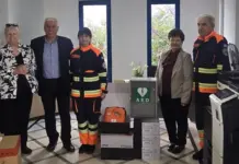 Δωρεά έξι απινιδωτών στο Δήμο Ηρακλείου από το Μελισσίδειο Ίδρυμα που θα τοποθετηθούν σε σχολικές μονάδες