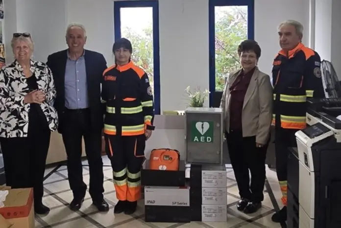 Δωρεά έξι απινιδωτών στο Δήμο Ηρακλείου από το Μελισσίδειο Ίδρυμα που θα τοποθετηθούν σε σχολικές μονάδες