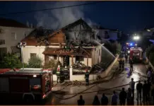 Πυρκαγιά σε κατοικία στην Αρτέμιδα – Κατέρρευσε η σοφίτα