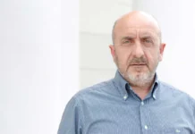 Δήμαρχος Σφακίων Γιάννης Ζερβός στο ΘΕΜΑ Κρήτης: Πέντε μηχανήματα έργων, κανένας χειριστής