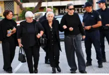 Πλήθος κόσμου στο 40ήμερο μνημόσυνο του Γιώργου Μαζωνάκη στη Νίκαια