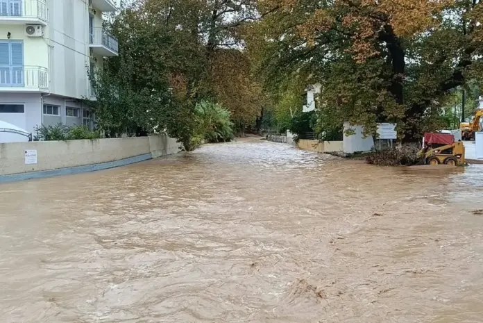 Σάρωσε το Νότιο Πήλιο η κακοκαιρία: Χείμαρροι υπερχείλισαν, τραυματίστηκε ηλικιωμένος – Σοβαρές ζημιές και διακοπές ρεύματος