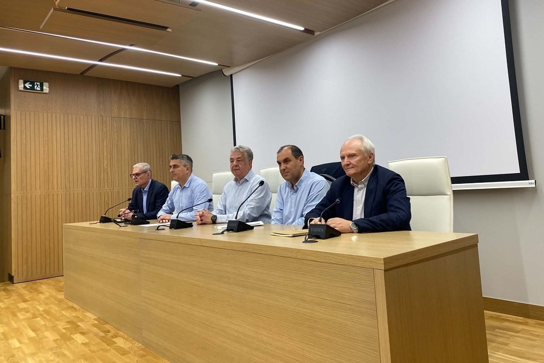Σε εξέλιξη η σύσκεψη για την κακοκαιρία στην Κρήτη.