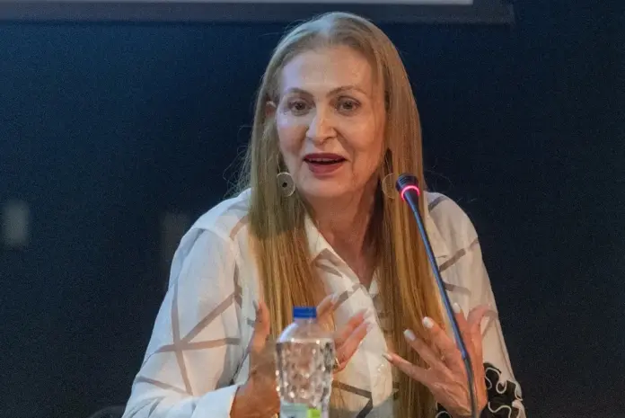 ta xania apoktoun