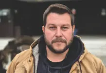 Θωμάς Μόσχος: «Με προσέγγισαν ΝΔ και ΠΑΣΟΚ – Διάλεξα τον Τσίπρα γιατί δεν θα συγκυβερνήσει με τη ΝΔ»